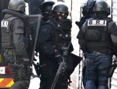 Εκκένωση εκλογικού τμήματος στην Μπεσανσόν της Γαλλίας εξαιτίας ύποπτου οχήματος